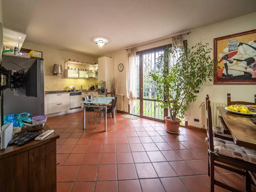 Immagine 13 di Casa bifamiliare in vendita  a San Giuliano Terme