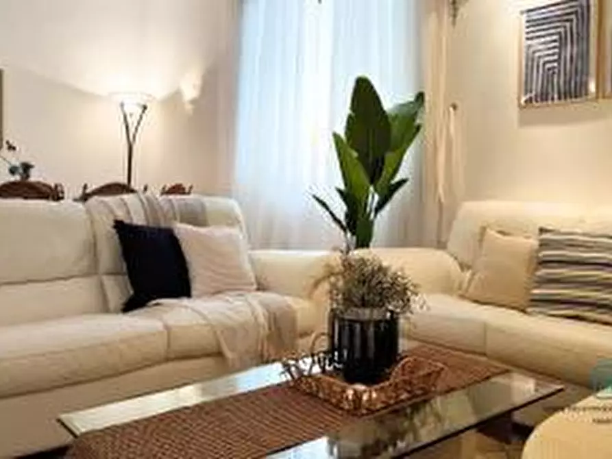 Immagine 3 di Appartamento in vendita  a Carrara