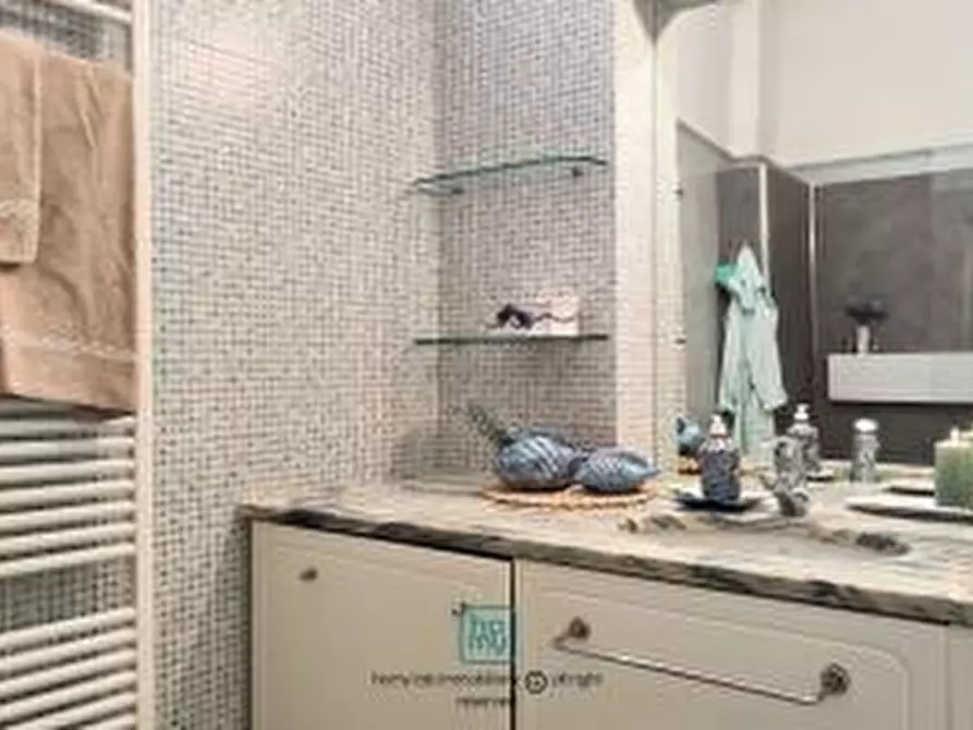 Immagine 22 di Appartamento in vendita  a Carrara