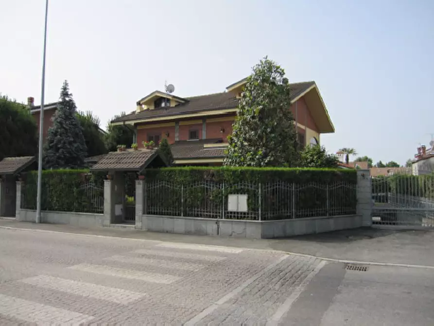 Immagine 2 di Villa in vendita  a Rivalta Di Torino