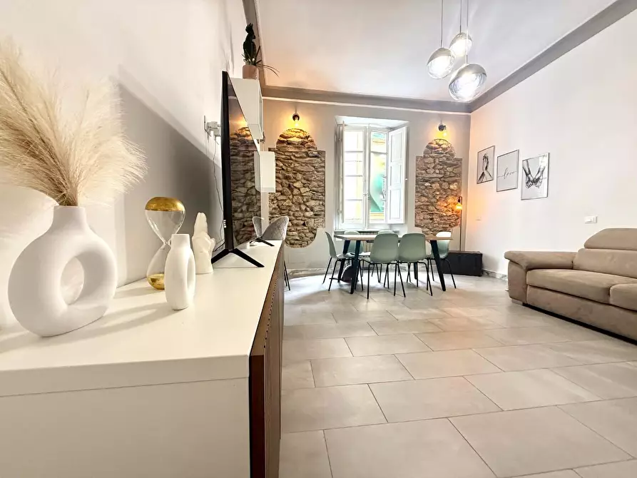 Immagine 1 di Appartamento in vendita  a Massa