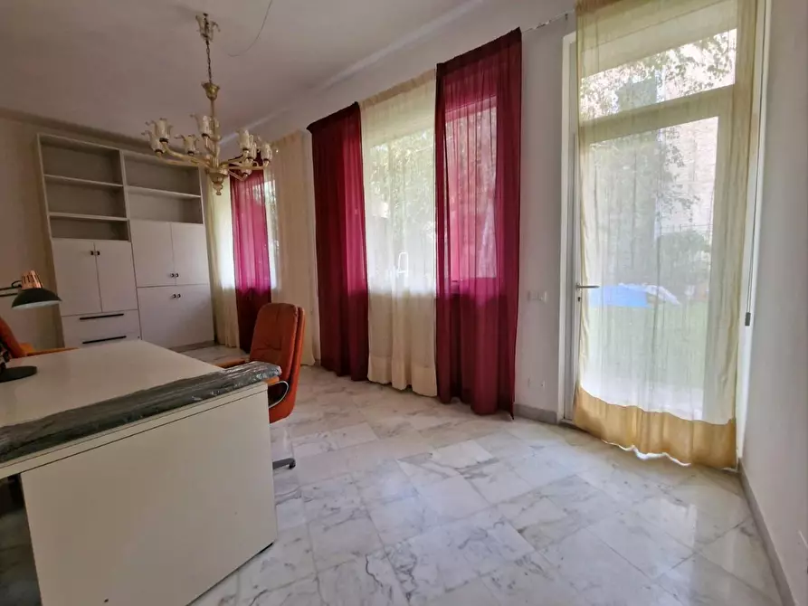 Immagine 2 di Appartamento in affitto  a Carrara