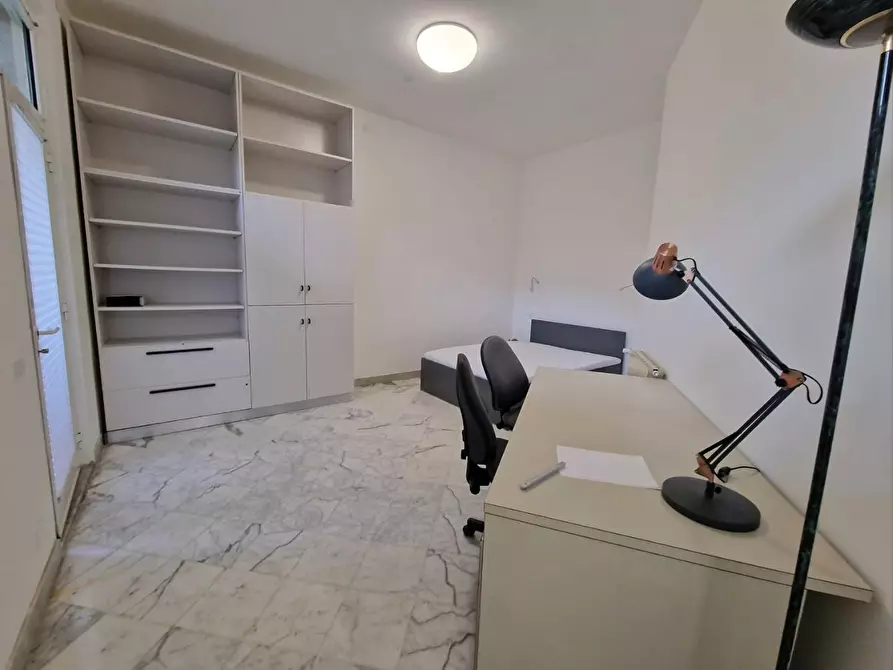 Immagine 13 di Appartamento in affitto  a Carrara