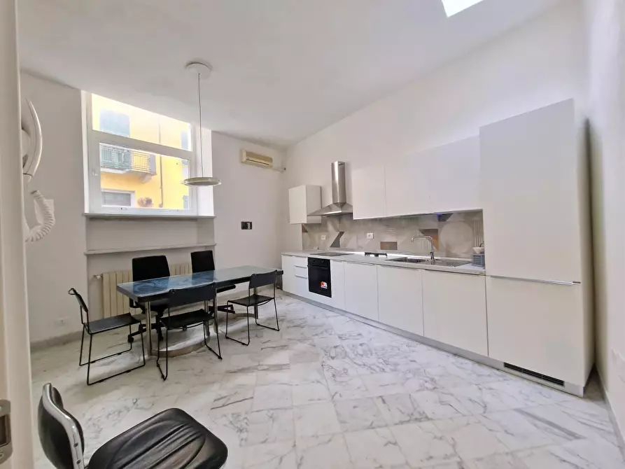 Immagine 8 di Appartamento in affitto  a Carrara