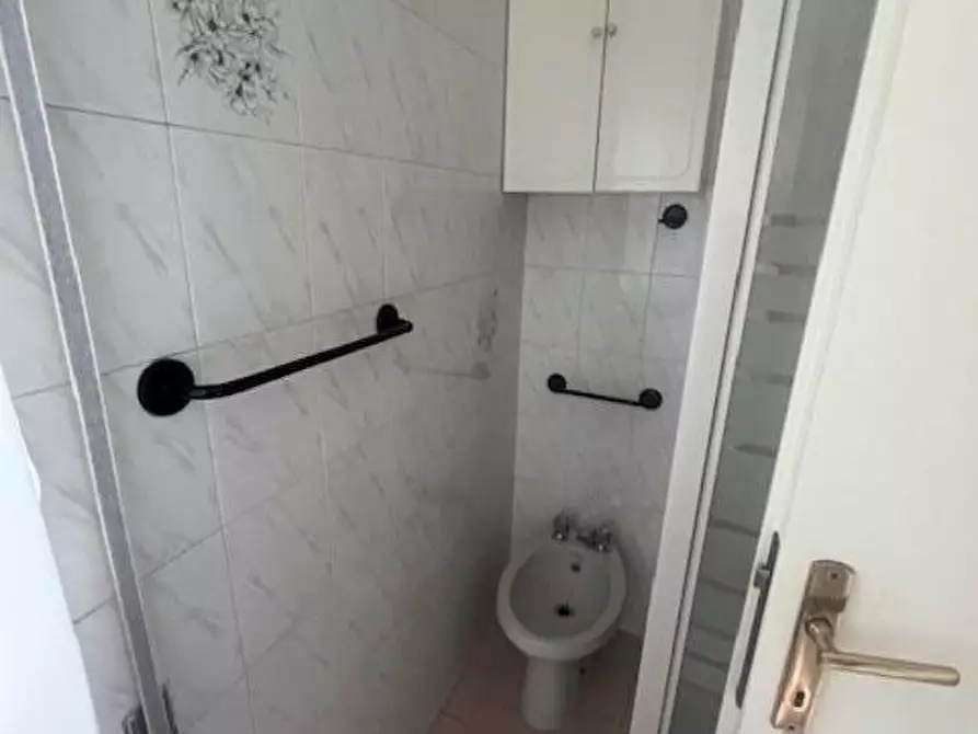 Immagine 11 di Appartamento in affitto  a Massa