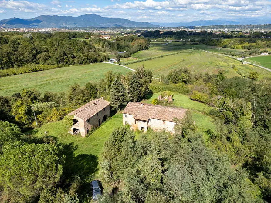 Immagine 2 di Casa colonica in vendita  a Pontedera