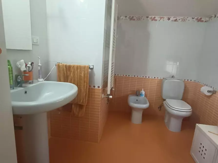 Immagine 28 di Casa quadrifamiliare in vendita  a Carrara