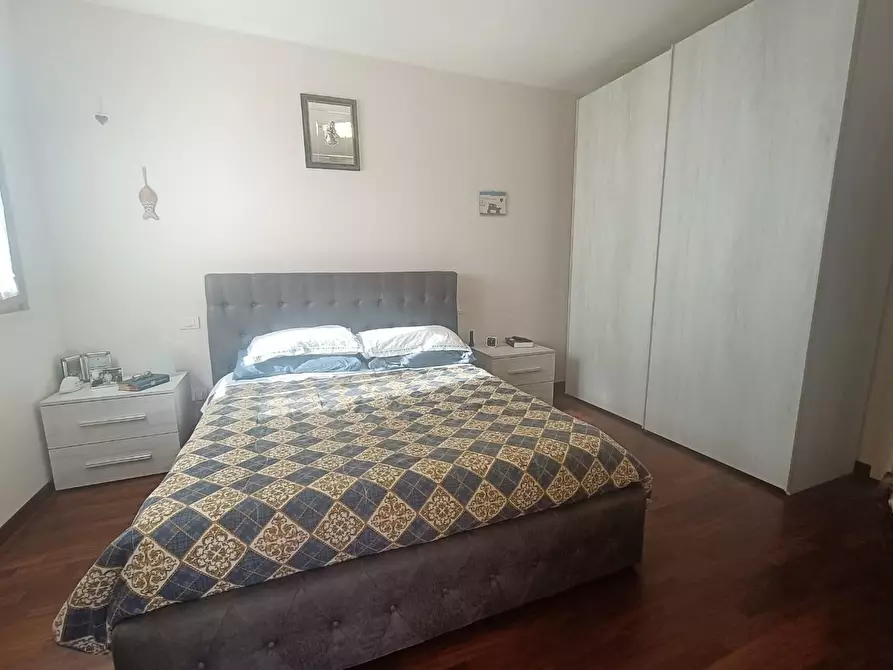 Immagine 11 di Casa quadrifamiliare in vendita  a Carrara