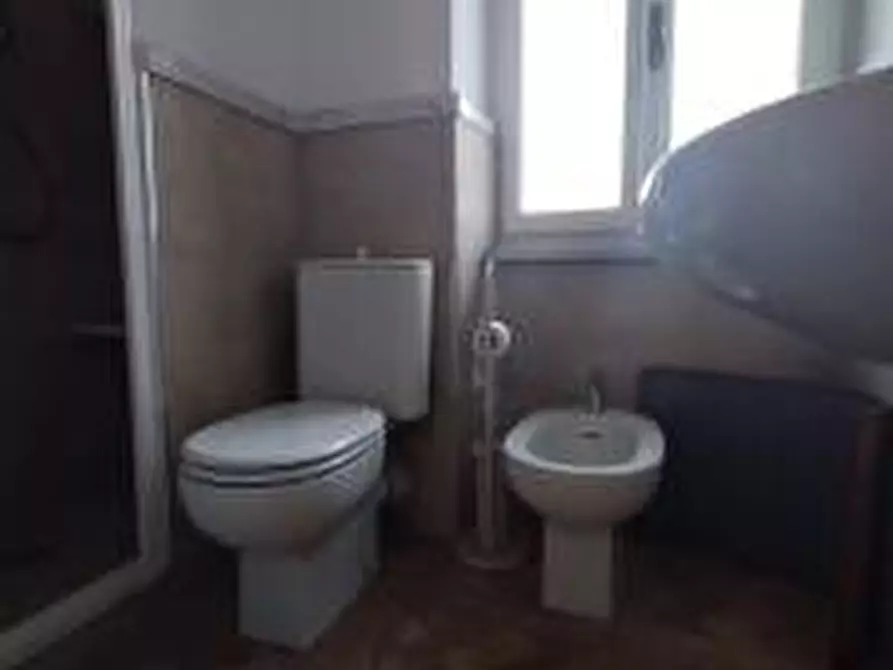 Immagine 10 di Appartamento in vendita  a Carrara