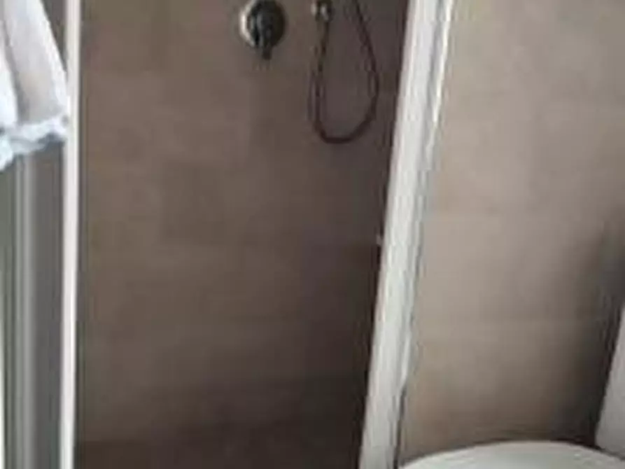 Immagine 7 di Appartamento in vendita  a Carrara