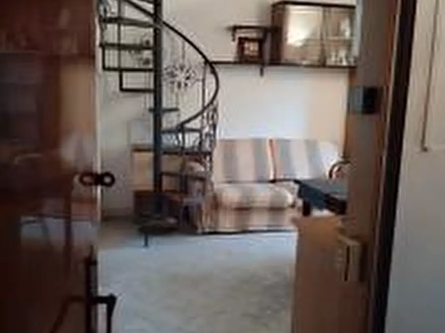 Immagine 5 di Appartamento in vendita  a Carrara