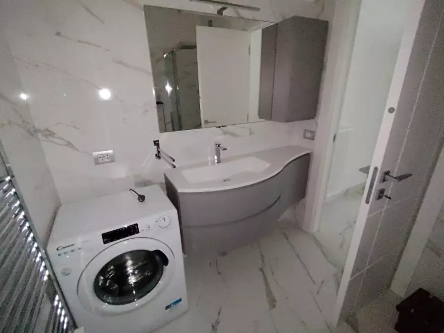 Immagine 25 di Appartamento in vendita  a Carrara