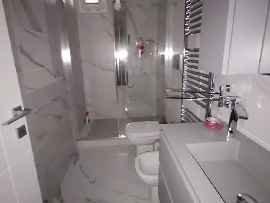 Immagine 27 di Appartamento in vendita  a Carrara