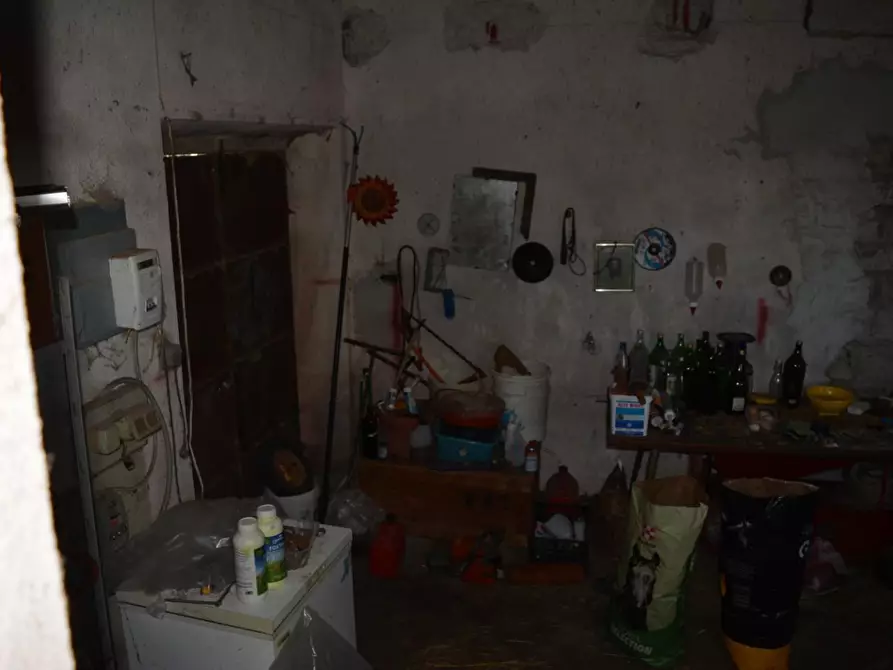 Immagine 27 di Magazzino in vendita  a Luogosanto