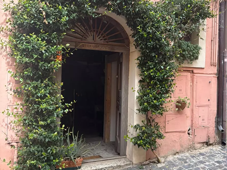 locale di sgombero in vendita a Monte Porzio Catone