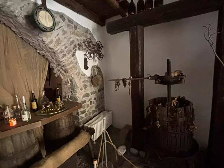 Immagine 15 di Magazzino in vendita  a Monte Porzio Catone