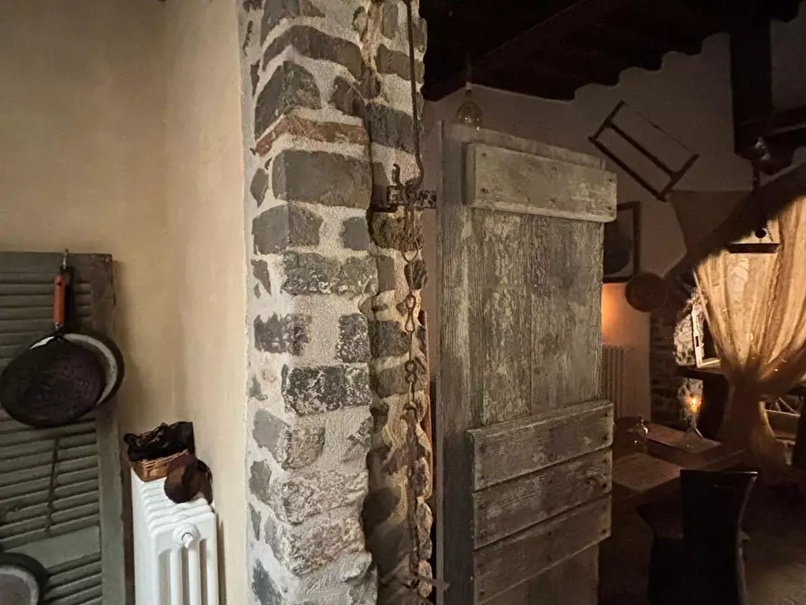 Immagine 11 di Magazzino in vendita  a Monte Porzio Catone