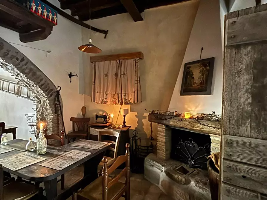 Immagine 29 di Magazzino in vendita  a Monte Porzio Catone