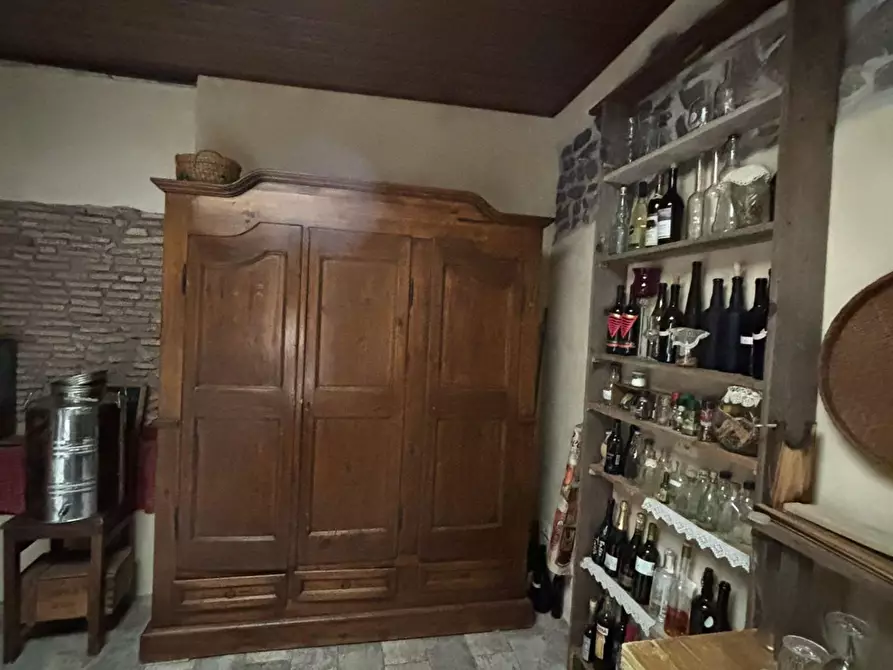 Immagine 42 di Magazzino in vendita  a Monte Porzio Catone