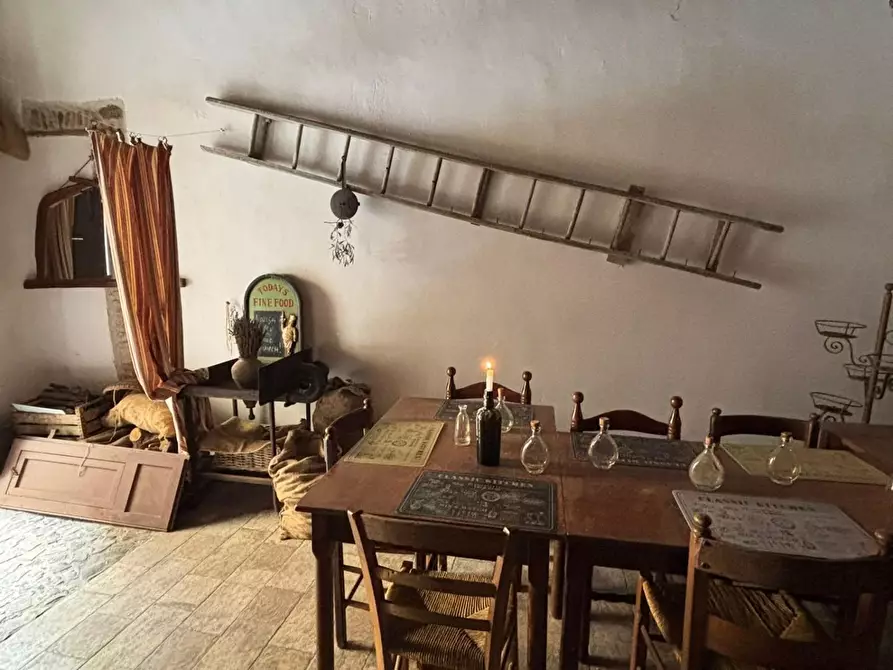 Immagine 24 di Magazzino in vendita  a Monte Porzio Catone