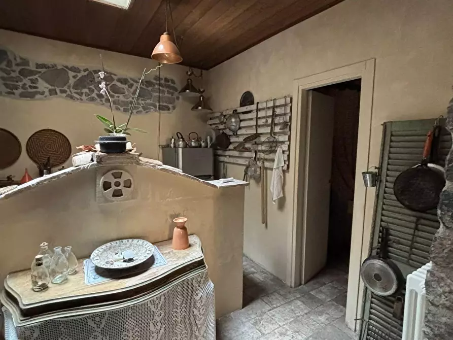 Immagine 37 di Magazzino in vendita  a Monte Porzio Catone