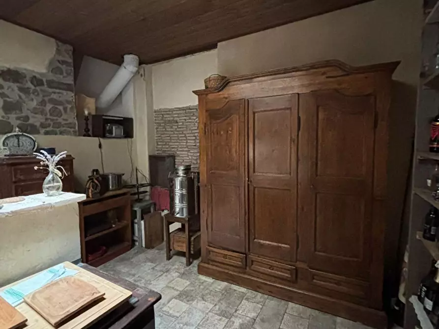 Immagine 41 di Magazzino in vendita  a Monte Porzio Catone