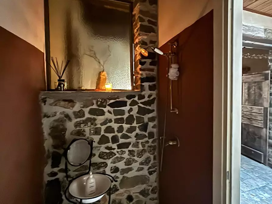 Immagine 47 di Magazzino in vendita  a Monte Porzio Catone