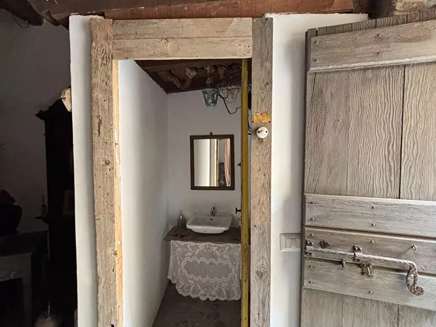 Immagine 8 di Magazzino in vendita  a Monte Porzio Catone