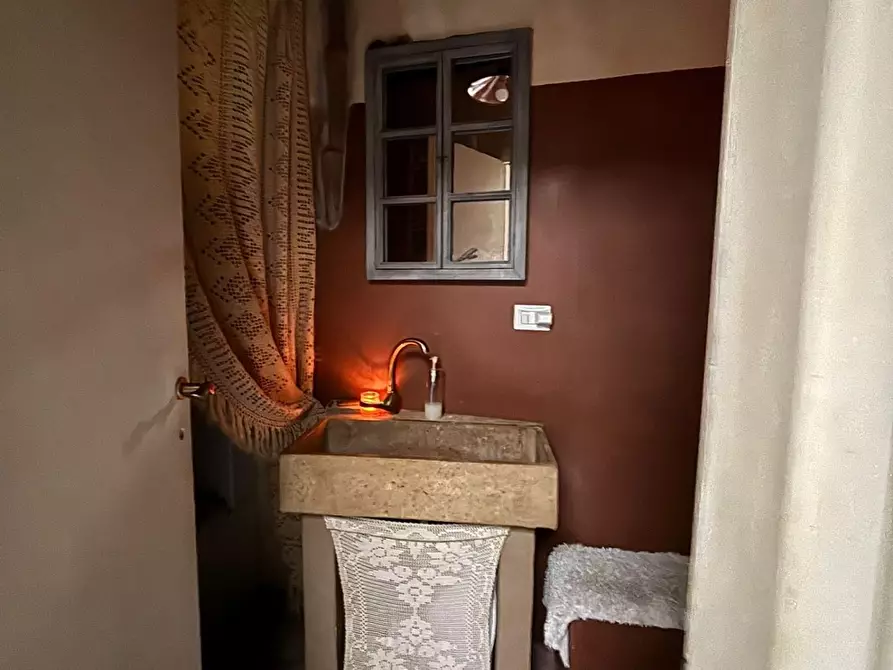 Immagine 44 di Magazzino in vendita  a Monte Porzio Catone