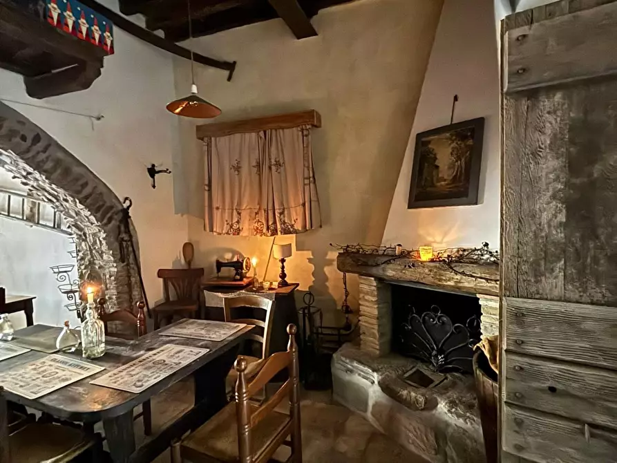 Immagine 30 di Magazzino in vendita  a Monte Porzio Catone