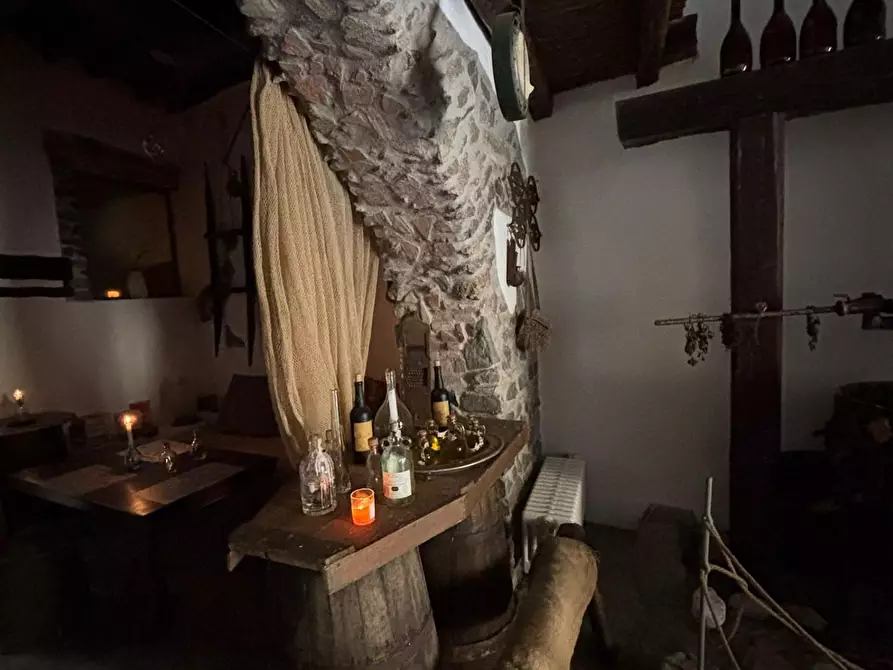 Immagine 35 di Magazzino in vendita  a Monte Porzio Catone