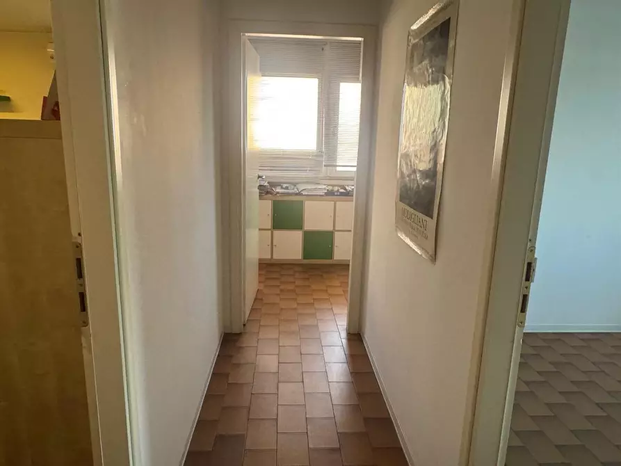 Immagine 2 di Ufficio in affitto  a Pontedera