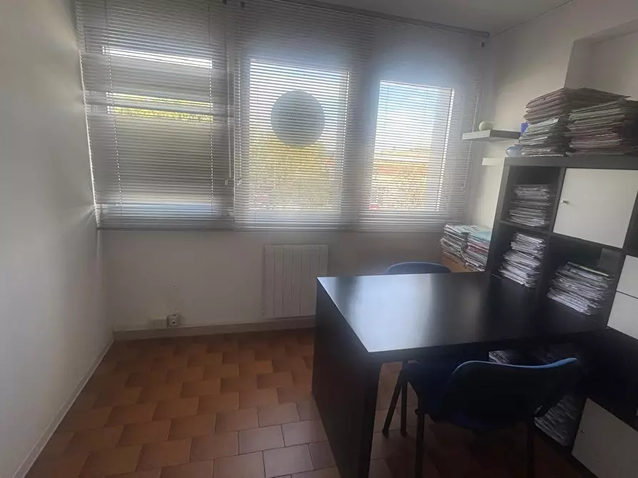Immagine 7 di Ufficio in affitto  a Pontedera