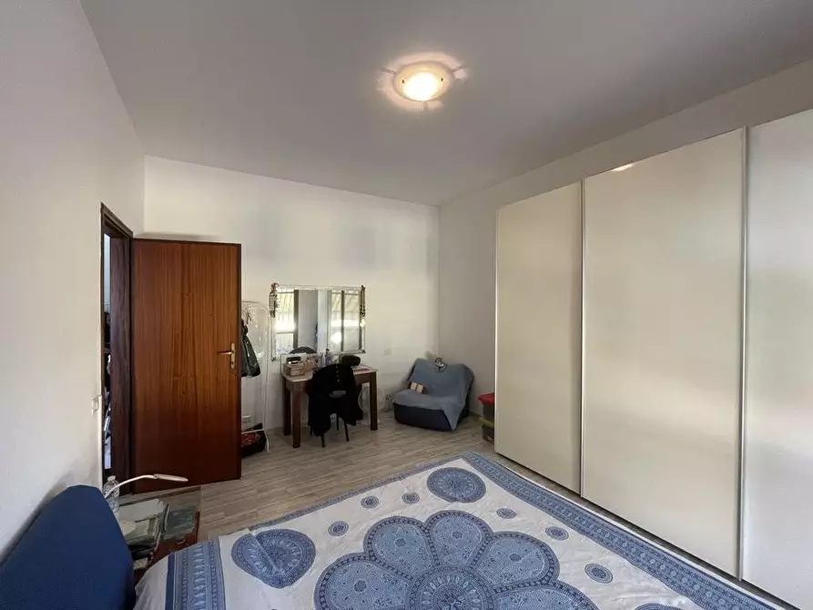 Immagine 12 di Appartamento in vendita  a Lucca