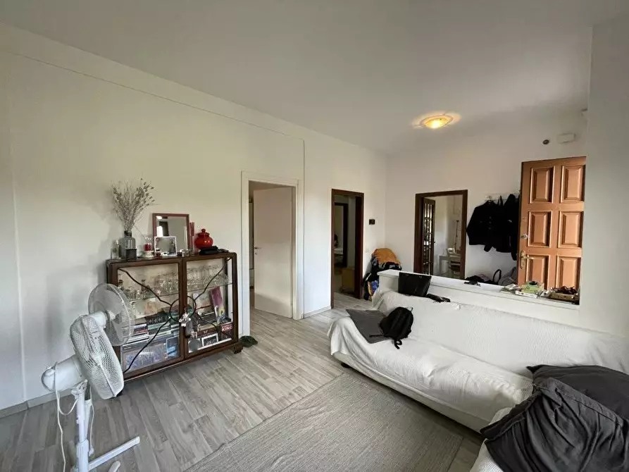 Immagine 4 di Appartamento in vendita  a Lucca