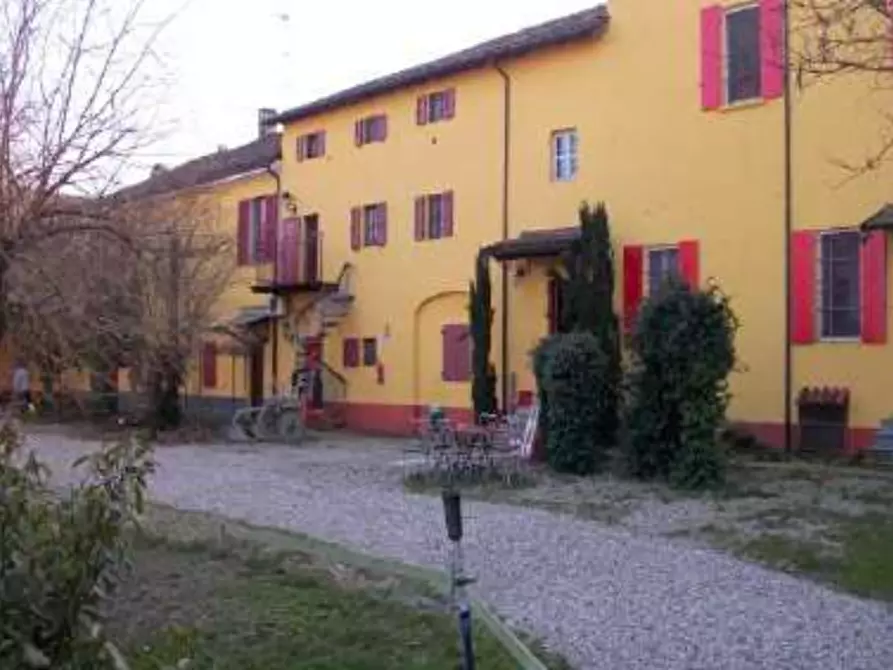 Immagine 1 di Locale commerciale in vendita  a Semiana