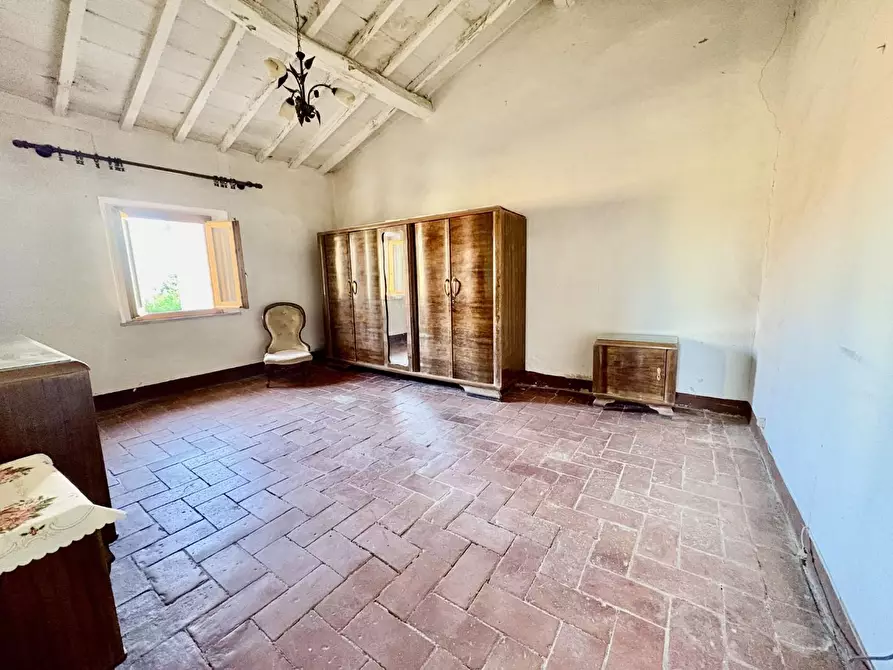 Immagine 1 di Porzione di casa in vendita  a Gambassi Terme