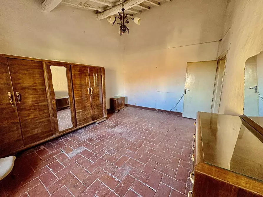 Immagine 11 di Porzione di casa in vendita  a Gambassi Terme