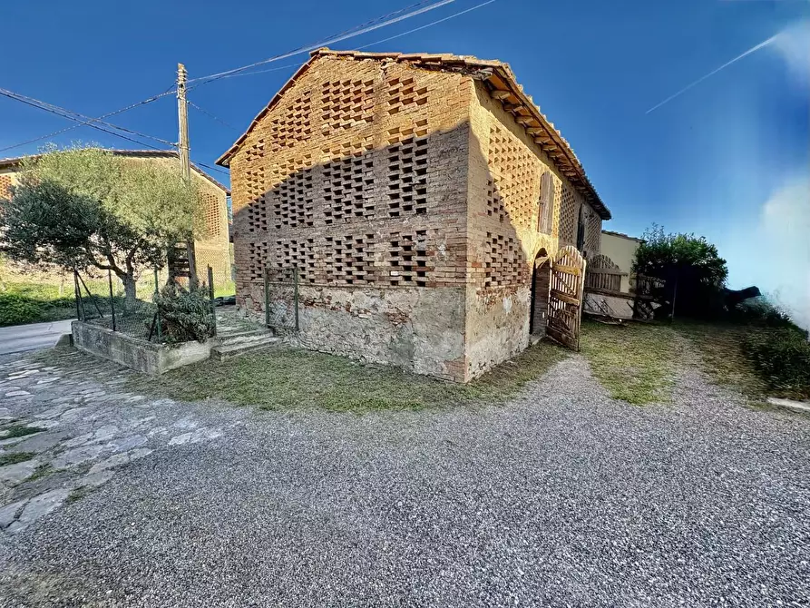 Immagine 48 di Porzione di casa in vendita  a Gambassi Terme