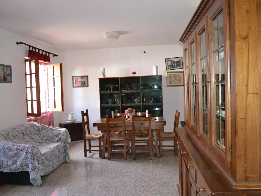 Immagine 4 di Casa indipendente in vendita  a Massa