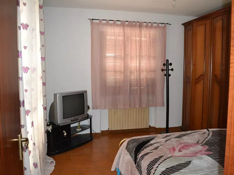Immagine 13 di Casa indipendente in vendita  a Massa