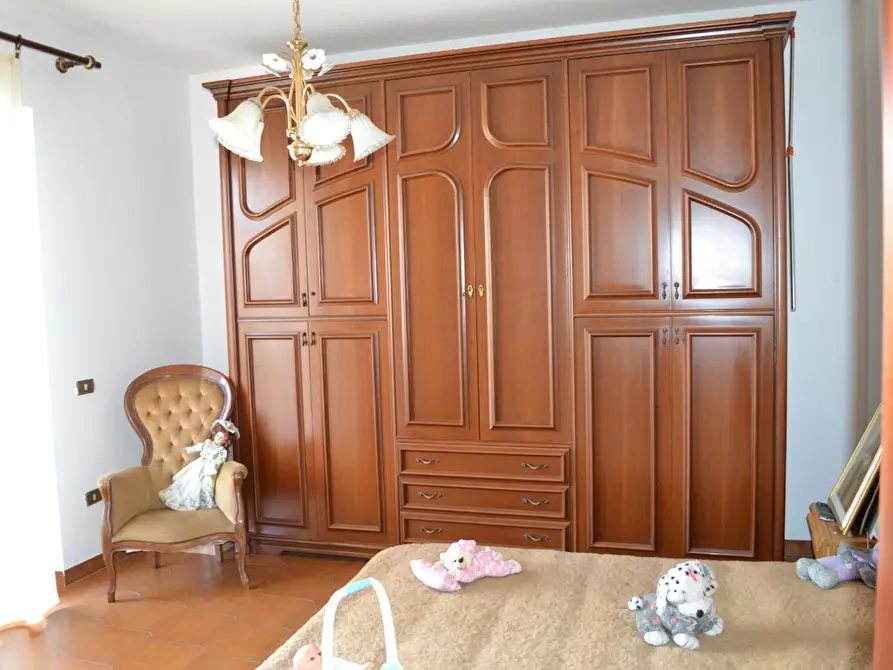 Immagine 17 di Casa indipendente in vendita  a Massa