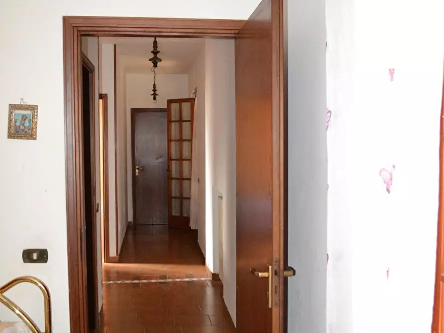Immagine 15 di Casa indipendente in vendita  a Massa