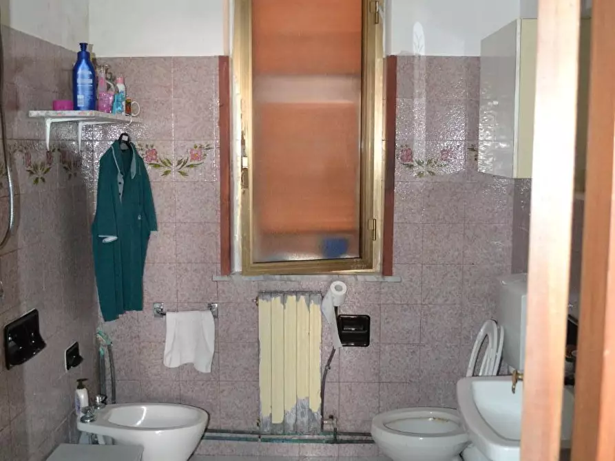 Immagine 24 di Casa indipendente in vendita  a Massa