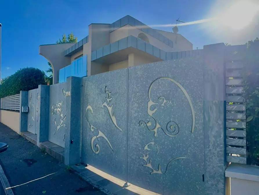 Immagine 5 di Villa in vendita  a Fucecchio