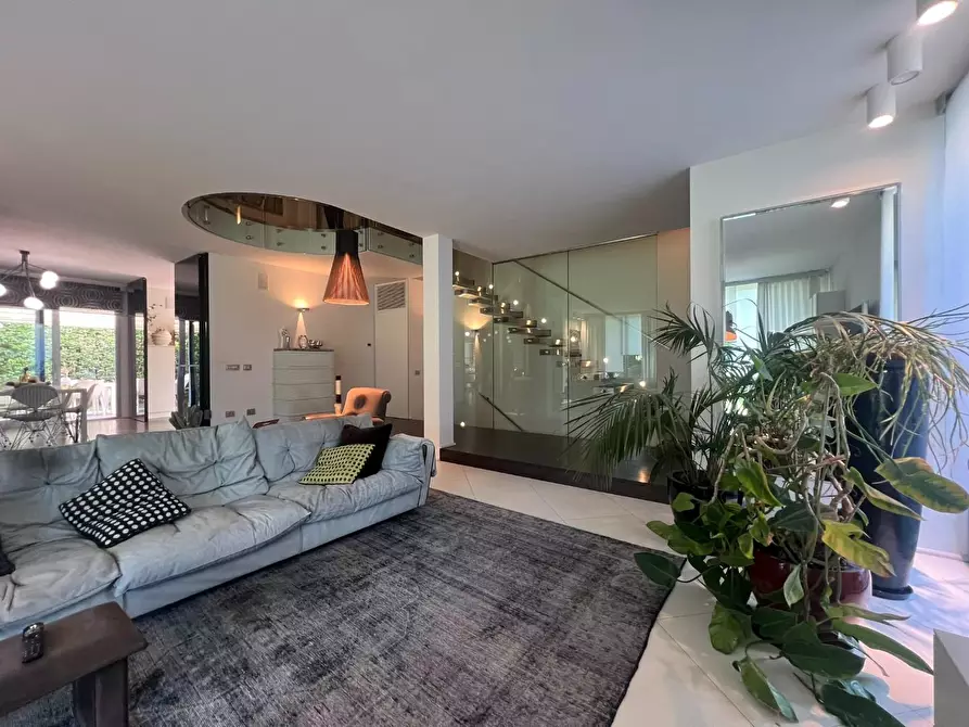 Immagine 8 di Villa in vendita  a Fucecchio