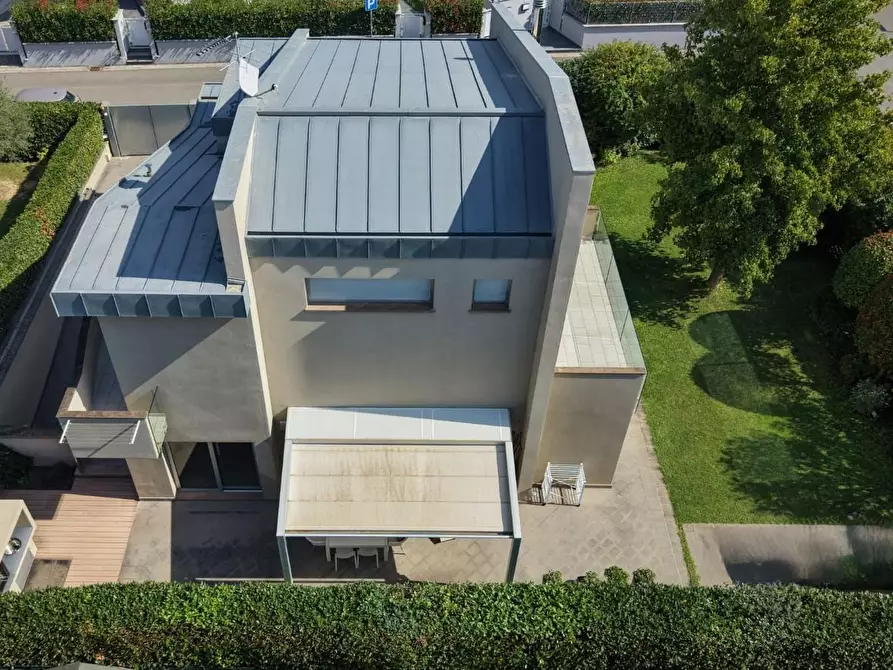 Immagine 2 di Villa in vendita  a Fucecchio