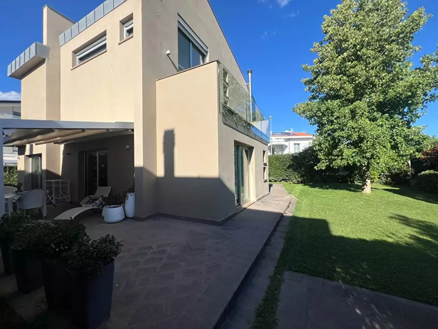 Immagine 50 di Villa in vendita  a Fucecchio