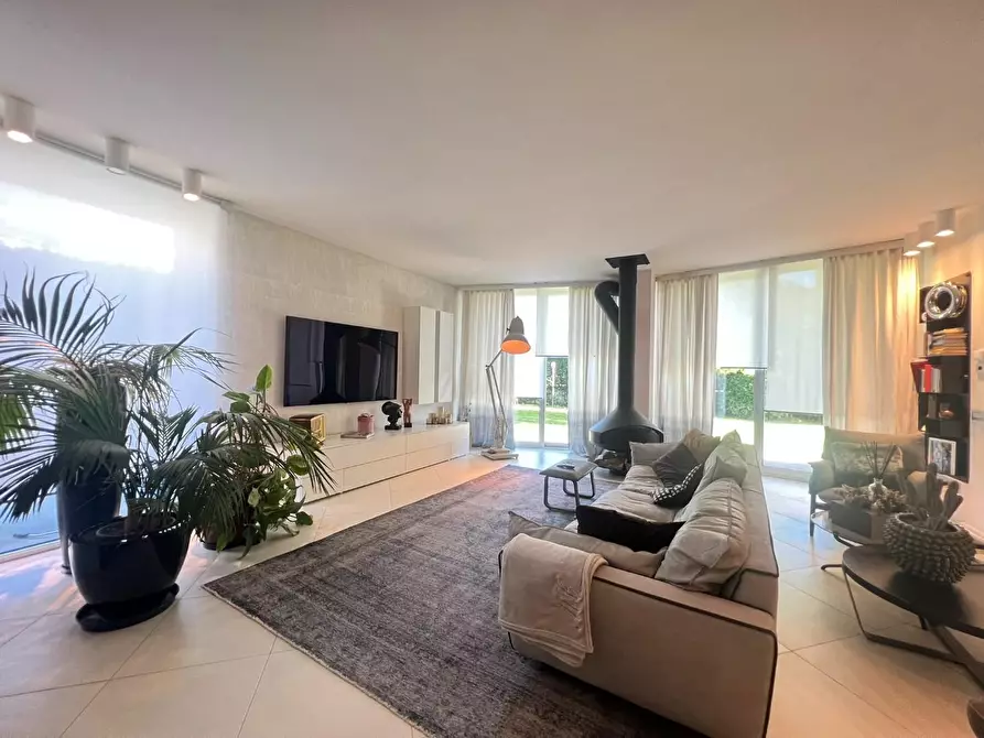 Immagine 11 di Villa in vendita  a Fucecchio