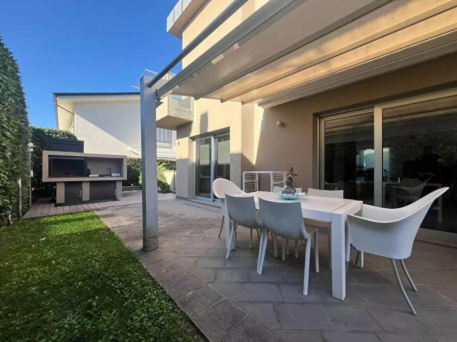 Immagine 52 di Villa in vendita  a Fucecchio